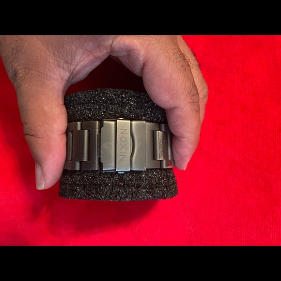 Nixon 50 - Picture 4 of 4